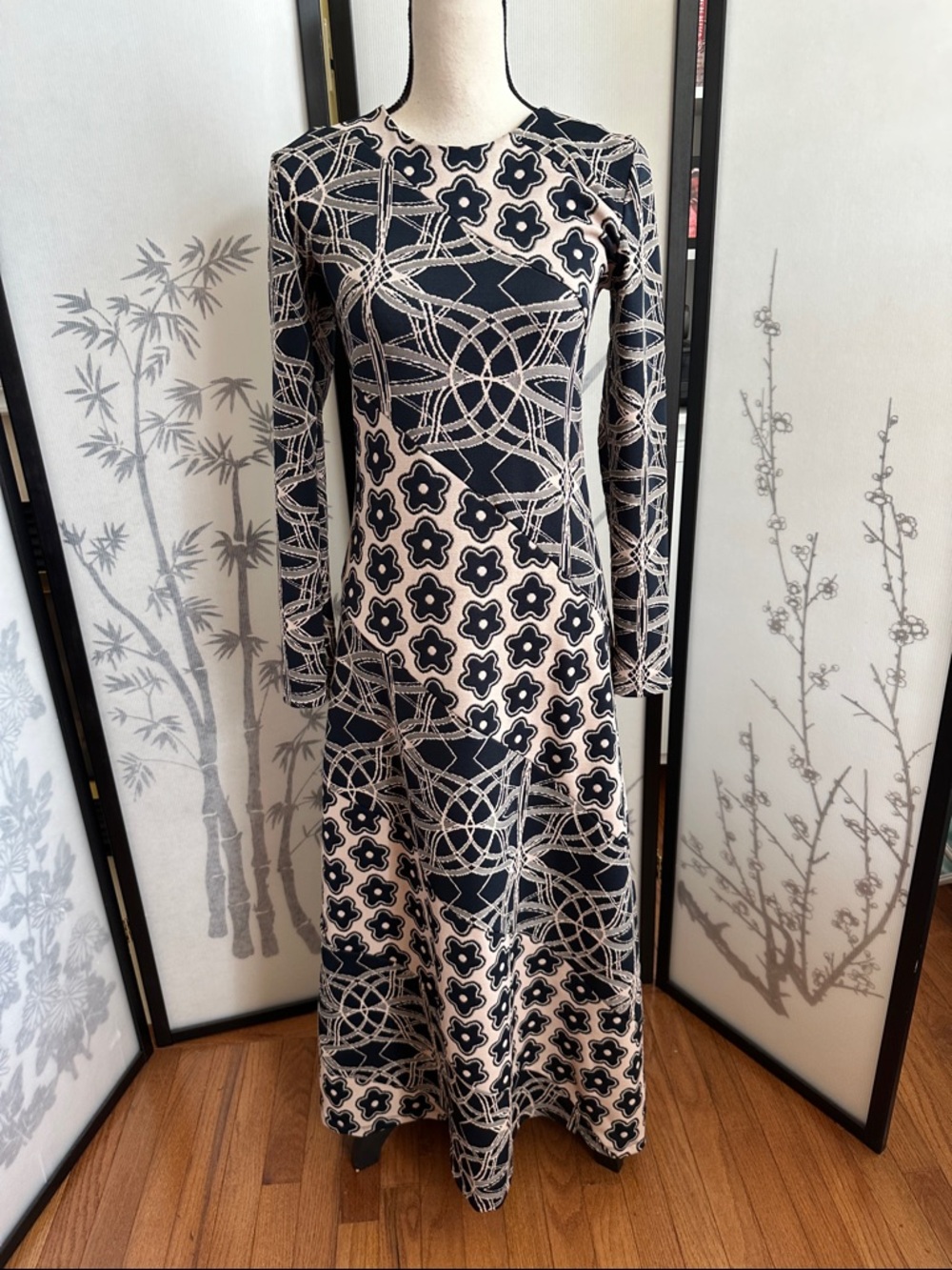Zara Navy and Cream Long Sleeve Patterned Open Back Knit Maxi Dress
